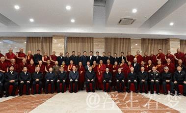 习近平率中央代表团抵达拉萨出席西藏自治区成立60周年庆祝活动 习近平率中央代表团抵达拉萨出席西藏自治区成立60周年庆祝活动